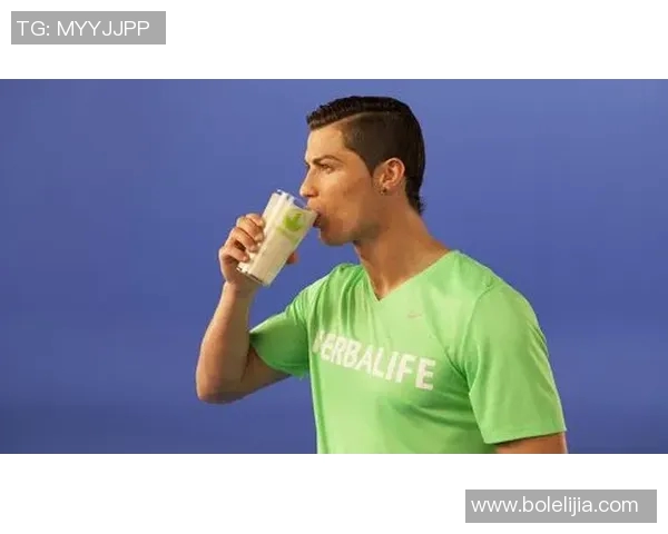 创意足球明星图片大赏展现球场魅力与个性风采的视觉盛宴