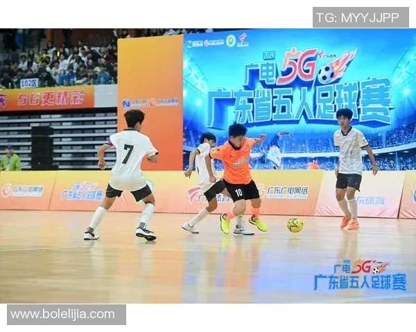 范志毅与众多足球明星同台展现激情与荣耀的精彩瞬间